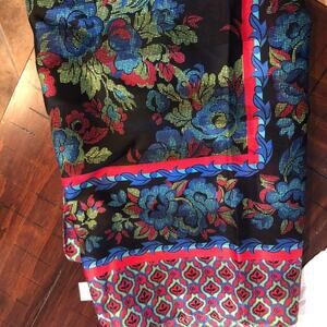 Silken by Berkshire Vintage scarve